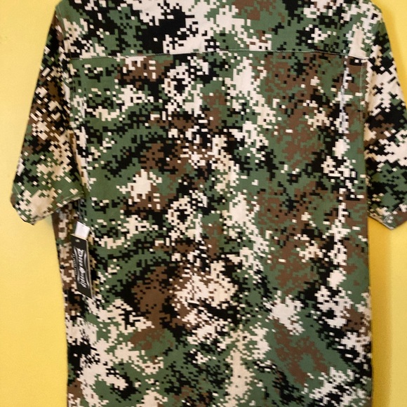 Snoop Dogg button-down short sleeve camo shirt - Picture 6 of 10